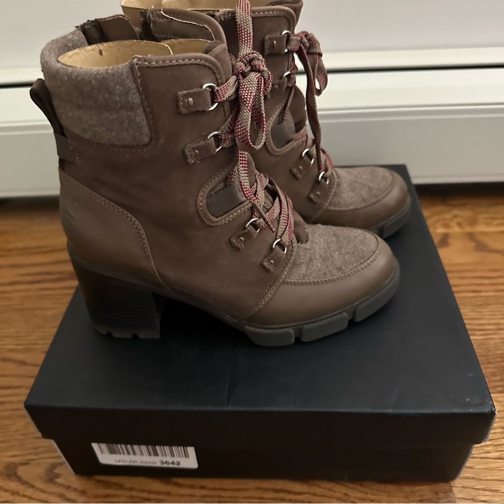 Naturalizer Women's Myla Ankle Boots Sweetwood